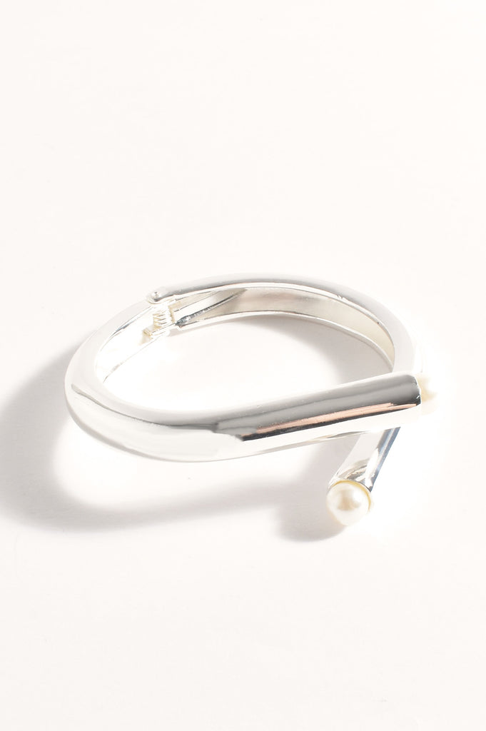 Hinged Pearl End Event Bangle